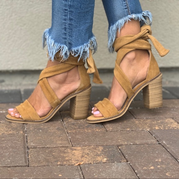 Bombay Genuine Ankle Wrap Ties Block Heel Sandal - Picture 4 of 8